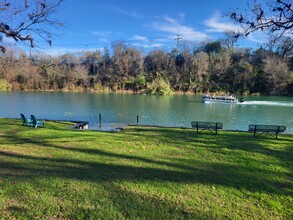 LakeHaus @ Dunlap in New Braunfels, TX - Foto de edificio - Building Photo