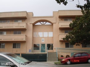 257 E Valencia Ave in Burbank, CA - Building Photo - Building Photo