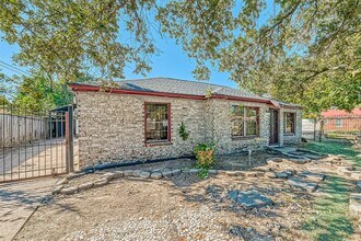 8414 Flintridge Dr in Houston, TX - Building Photo - Building Photo