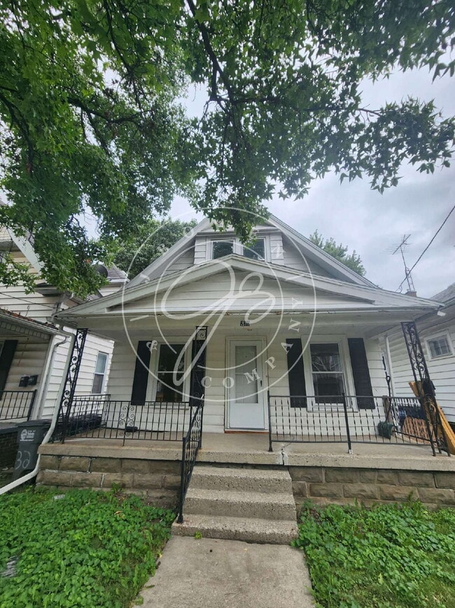 property at 231 E Pearl St