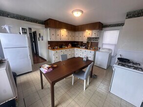 543 Broadway, Unit 2 in Somerville, MA - Building Photo - Building Photo