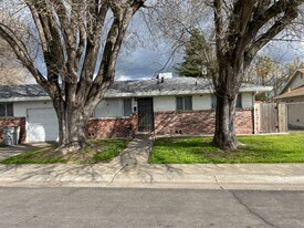 1041 Clarendon St in West Sacramento, CA - Building Photo