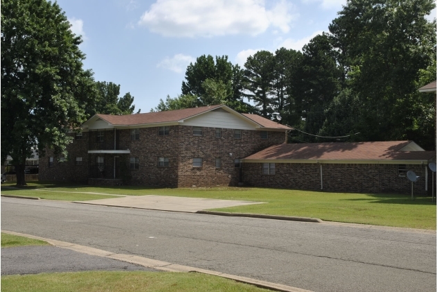 920 N Fargo Ave in Russellville, AR - Foto de edificio