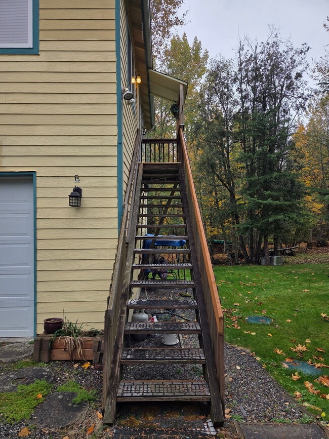 1394 Hunsicker Rd in Bellingham, WA - Building Photo - Building Photo