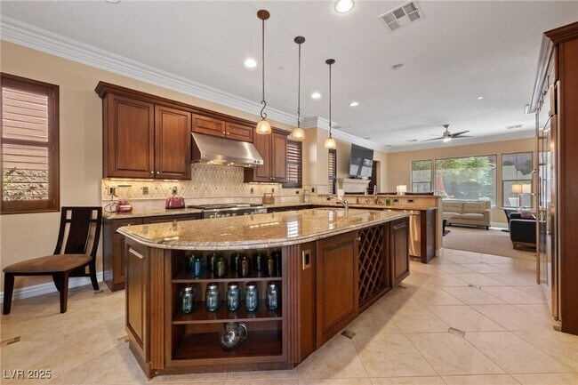 property at 1 Vita Fresco Ct