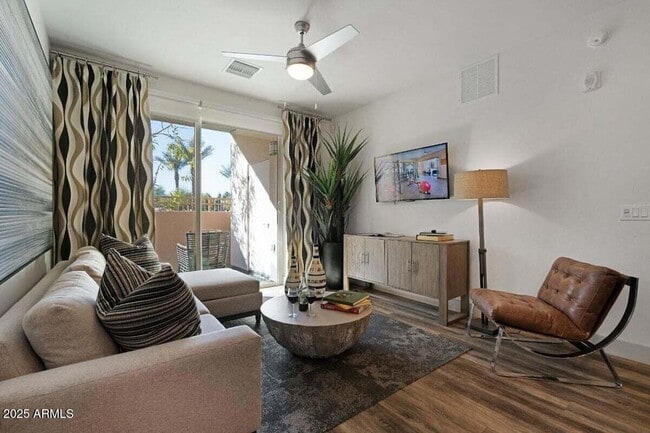 250 E Ray Rd, Unit 3 in Chandler, AZ - Foto de edificio - Building Photo