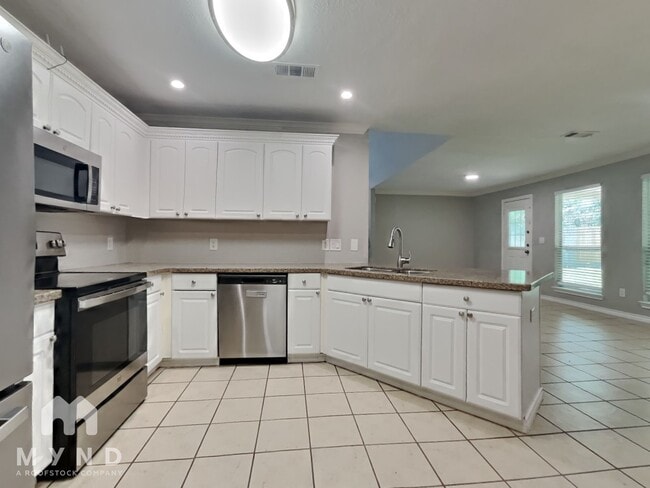 1606 Briarcliff St in Conroe, TX - Building Photo - Building Photo