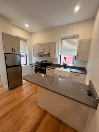 40 Saint Botolph St, Unit 08 in Boston, MA - Foto de edificio - Building Photo