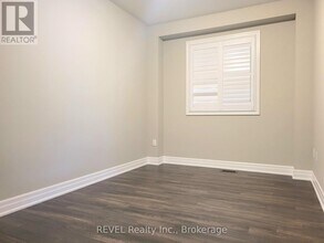 9275 White Oak Ave in Niagara Falls, ON - Building Photo - Building Photo