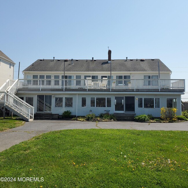 754 Ocean Ave in Sea Bright, NJ - Building Photo - Building Photo