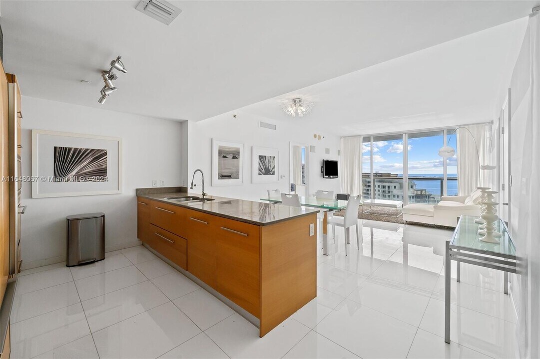 465 Brickell Ave, Unit 3405 in Miami, FL - Building Photo