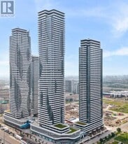 28 Interchange Wy in Vaughan, ON - Building Photo