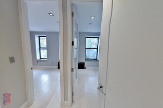 338 E 100th St in New York, NY - Building Photo - Building Photo