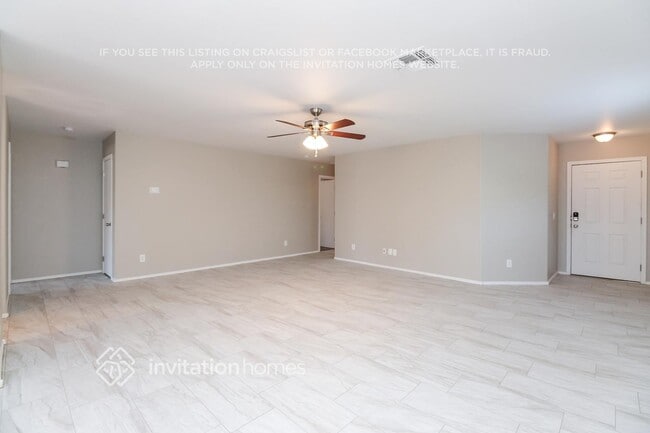 1039 E Desert Moon Trail in San Tan Valley, AZ - Foto de edificio - Building Photo