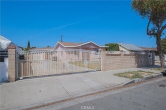 4433 Triggs St in Los Angeles, CA - Foto de edificio - Building Photo