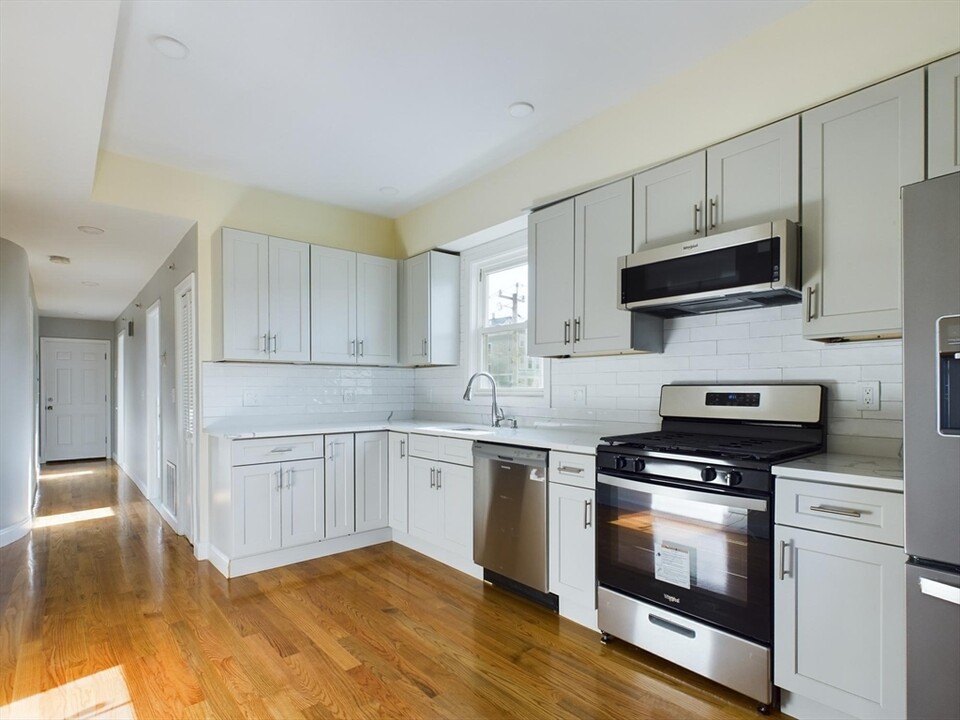 41 Calumet St, Unit 1 in Boston, MA - Building Photo