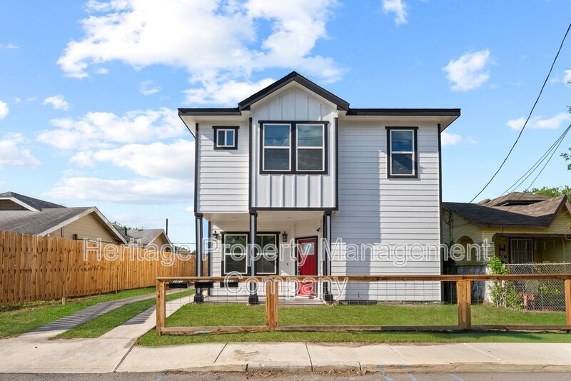 323 Gabriel in San Antonio, TX - Building Photo