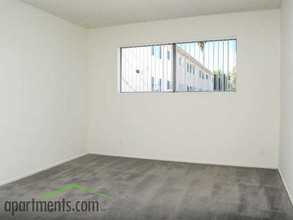 Hollywood Royale Apartments in Los Angeles, CA - Building Photo - Building Photo