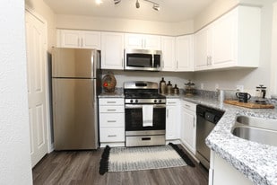 Allure at Camarillo in Camarillo, CA - Building Photo