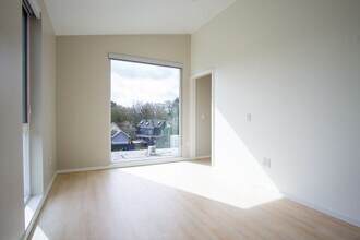 1475 SE 15th Ave in Portland, OR - Foto de edificio - Building Photo