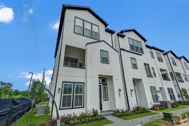 property at 2710 Grand Fountains Dr