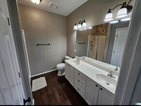 6882 Pannell Rd in Trussville, AL - Foto de edificio - Building Photo