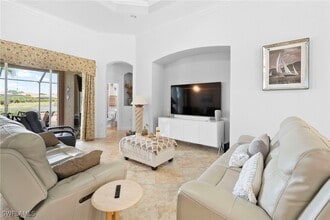 8095 Piedmont Dr in Naples, FL - Foto de edificio - Building Photo