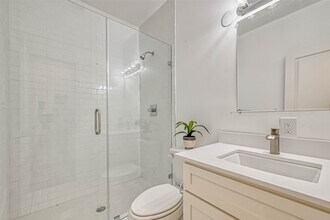 1924 Calumet St in Houston, TX - Building Photo - Building Photo