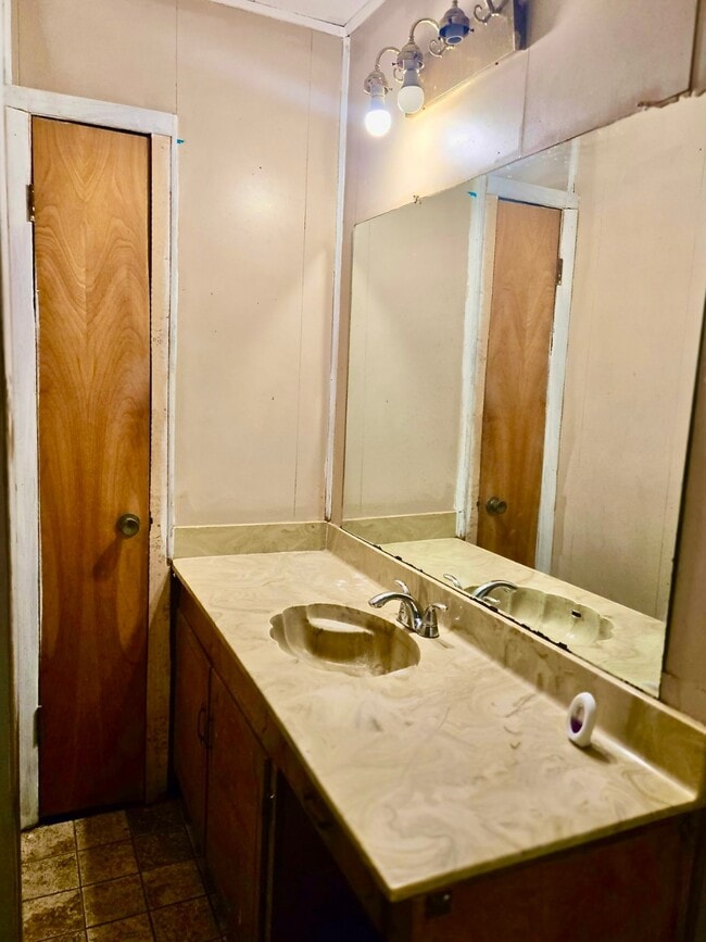 property at 860 Bingman Dr