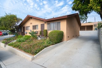 1761 College View Dr in Monterey Park, CA - Foto de edificio - Building Photo