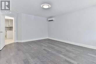 880 College St in Toronto, ON - Building Photo - Building Photo