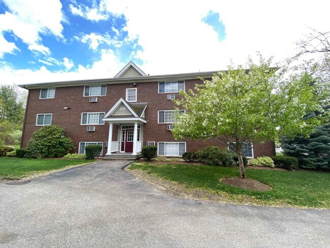 3861 Brown Ave in Manchester, NH - Building Photo - Building Photo