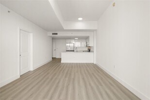 1250 S Miami Ave, Unit 2409 in Miami, FL - Building Photo