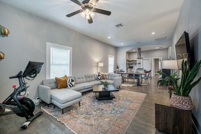 property at 112 Dreiss St