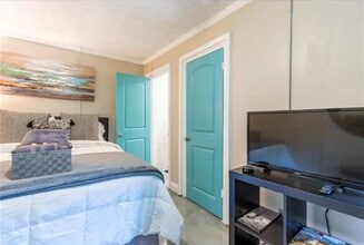 235 Walnut St NW in Atlanta, GA - Foto de edificio - Building Photo