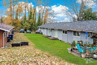 1521 E 38th St, Unit 2 in Tacoma, WA - Building Photo - Building Photo