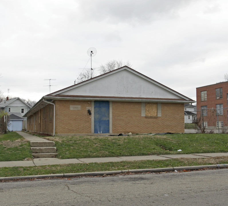 42 Santa Clara Ave in Dayton, OH - Foto de edificio