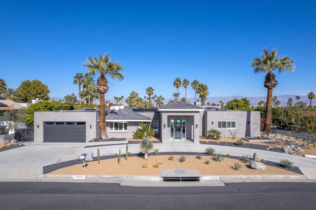 72992 Bel Air Rd in Palm Desert, CA - Building Photo