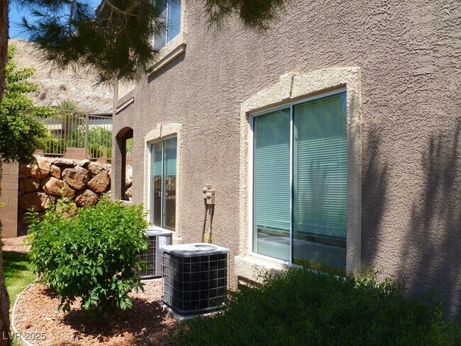 3375 Cactus Shadow St in Las Vegas, NV - Building Photo - Building Photo