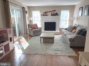 1104 Charing Cross Dr in Crofton, MD - Building Photo - Building Photo