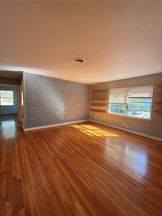 5724 1/2 Parwill St in Houston, TX - Building Photo