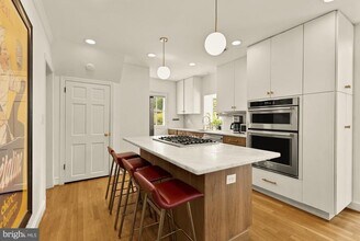 7208 Delfield St in Chevy Chase, MD - Building Photo - Building Photo