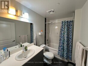 5168 Yonge St in Toronto, ON - Building Photo - Building Photo