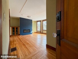 2613 Bryant Ave S, Unit 2613 Bryant Ave S - FL1 in Minneapolis, MN - Building Photo