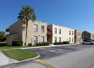 Three Fountains Apartments in Kissimmee, FL - Building Photo - Building Photo