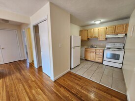 38 Gardner St, Unit 4 in Boston, MA - Building Photo