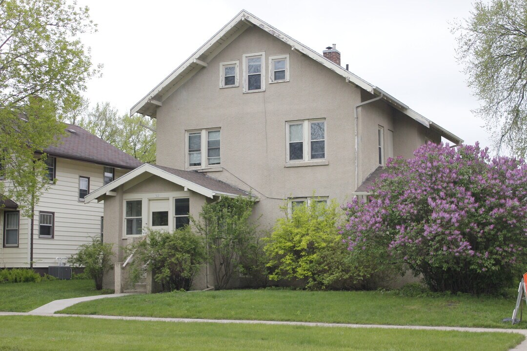 702 7th St, Unit 81 in Brookings, SD - Building Photo