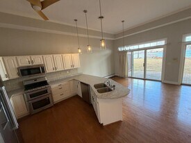 41 Clearwater Dr in Dover, NH - Building Photo