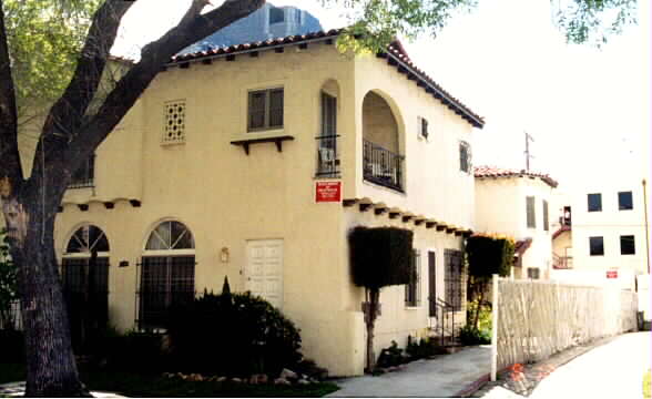 MIRACLE MILE SPANISH STYLE 5-PLEX-TOWNHOUSE 2 in Los Angeles, CA - Building Photo