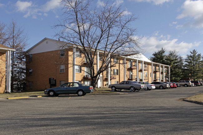 Eric Court Apartments in Louisville, KY - Building Photo - Building Photo